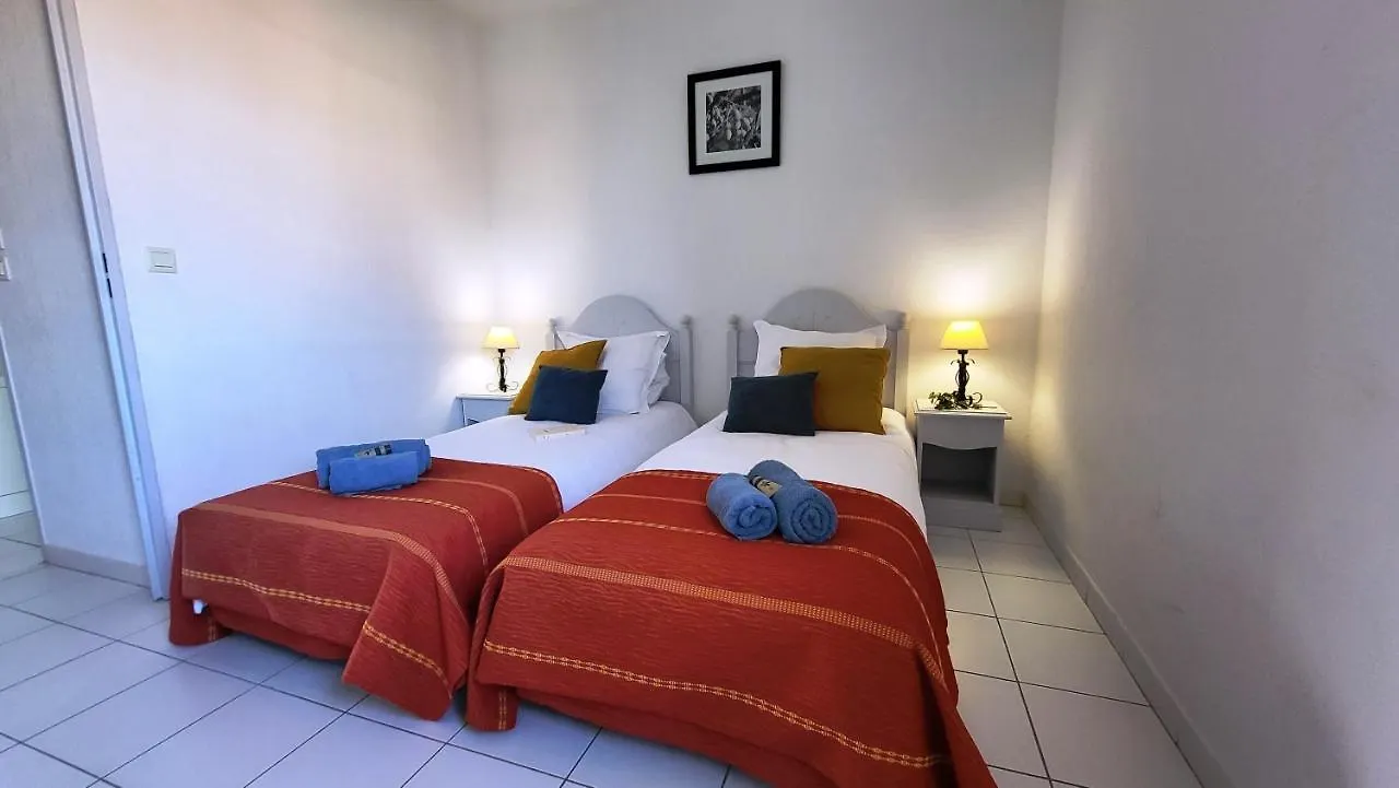 Bastides Et Villas Independantes Les Rives Du Lac Saint-Saturnin-les-Avignon Holiday park