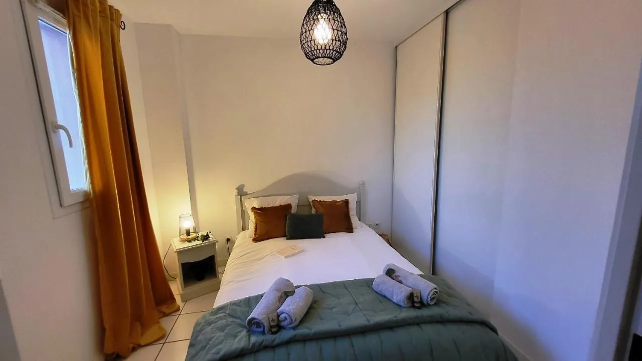 Holiday park Bastides Et Villas Independantes Les Rives Du Lac Saint-Saturnin-les-Avignon