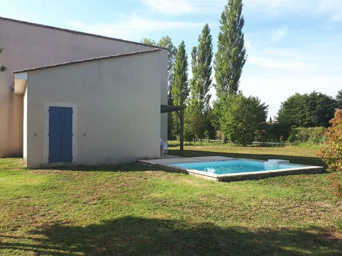 *** Holiday park Bastides Et Villas Independantes Les Rives Du Lac Saint-Saturnin-les-Avignon France