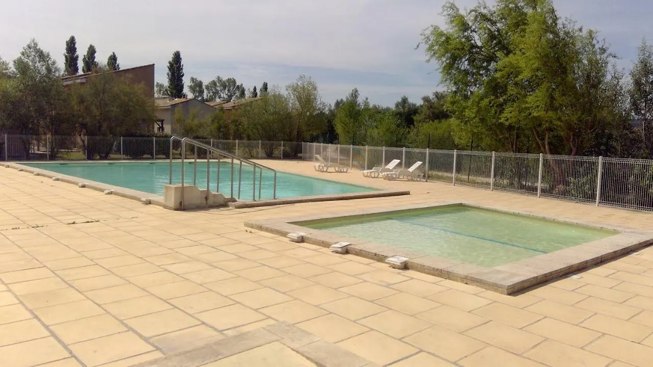 Holiday park Bastides Et Villas Independantes Les Rives Du Lac Saint-Saturnin-les-Avignon