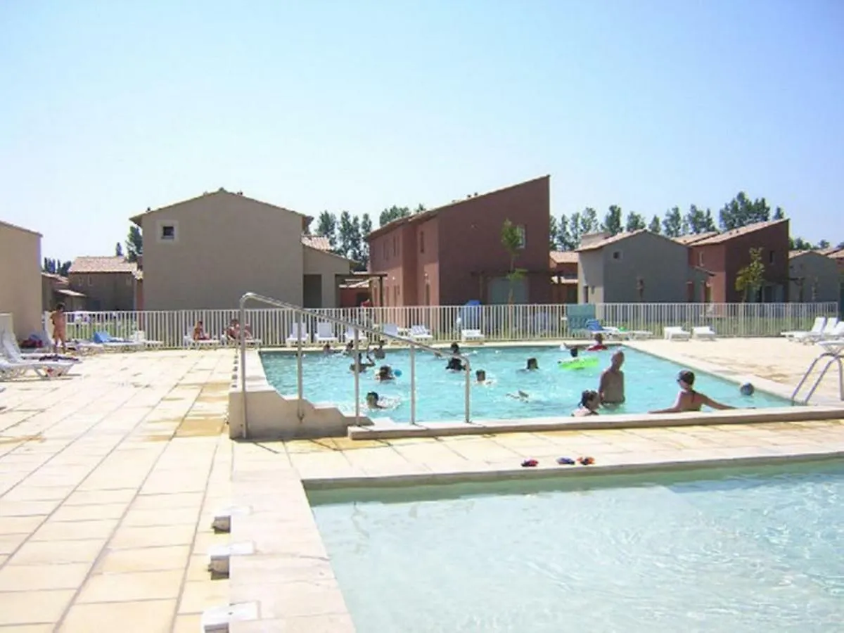 Holiday park Bastides Et Villas Independantes Les Rives Du Lac Saint-Saturnin-les-Avignon